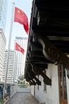 旗幟及中式屋頂（鳴謝Lau Chi Chuen先生提供相片）